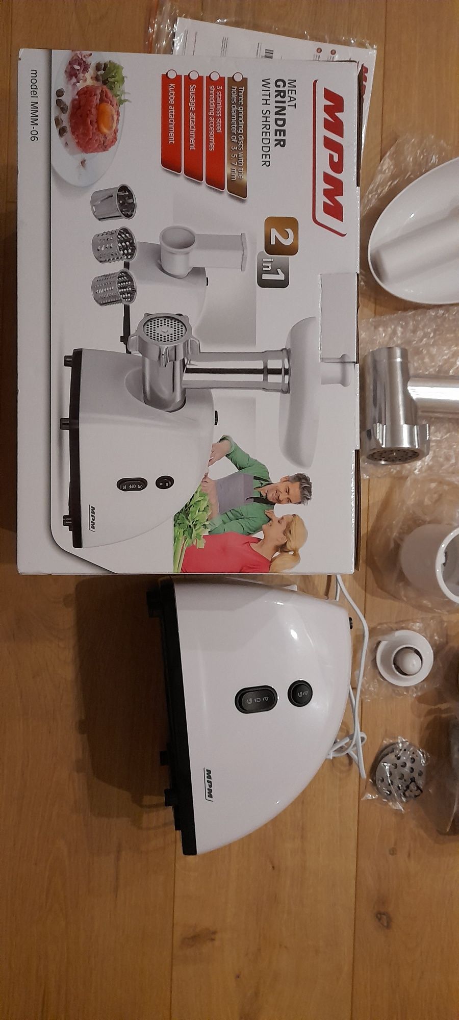 Maszynka do mielenia mięsa + szatkownica model MPM MMM-06