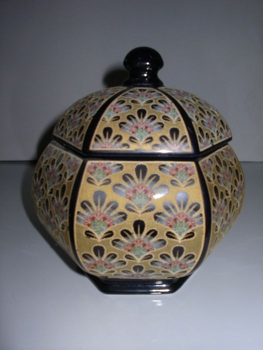 Pote Hexagonal, Floral, fundo preto, Porcelana Italiana
