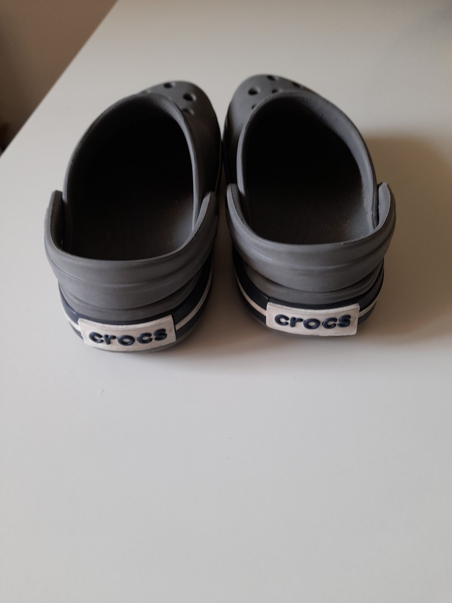 Crocs criança...