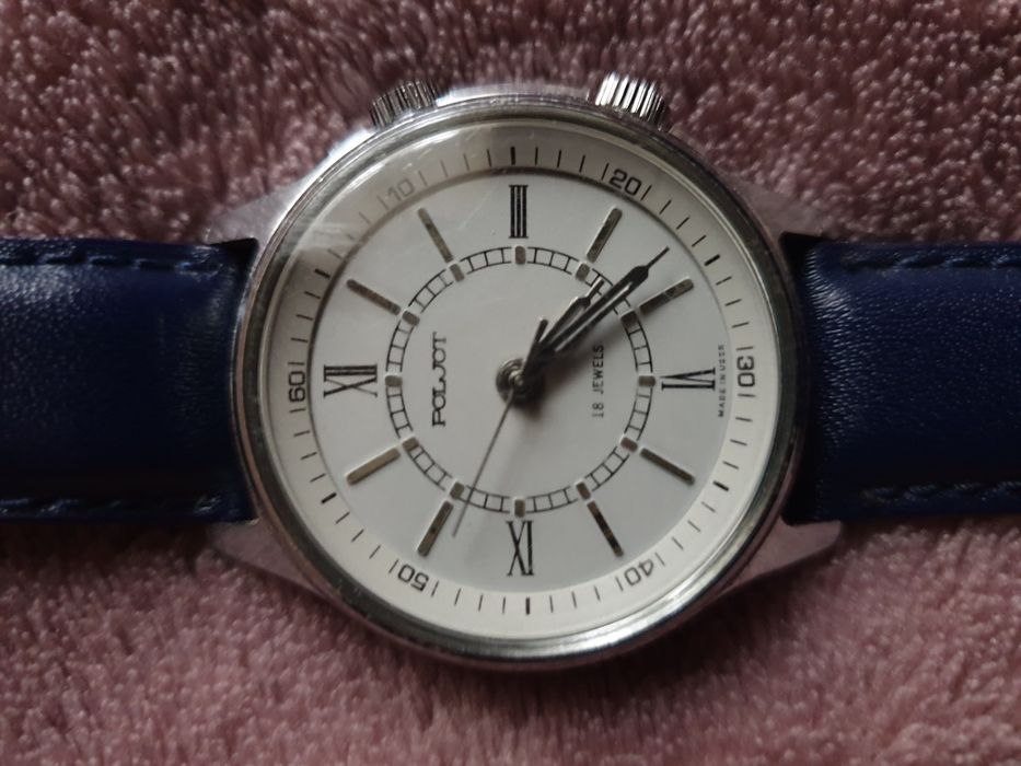 Часы полёт с будильником