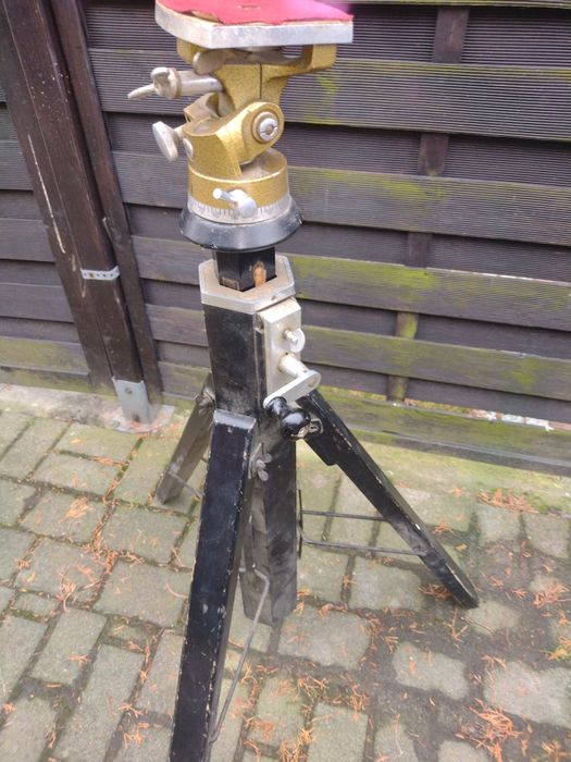 Stary statyw drewniany