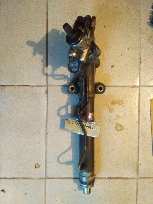 Рулевая рейка на Toyota Yaris , Corolla E 10 , E 110, Carina E, Rav-4