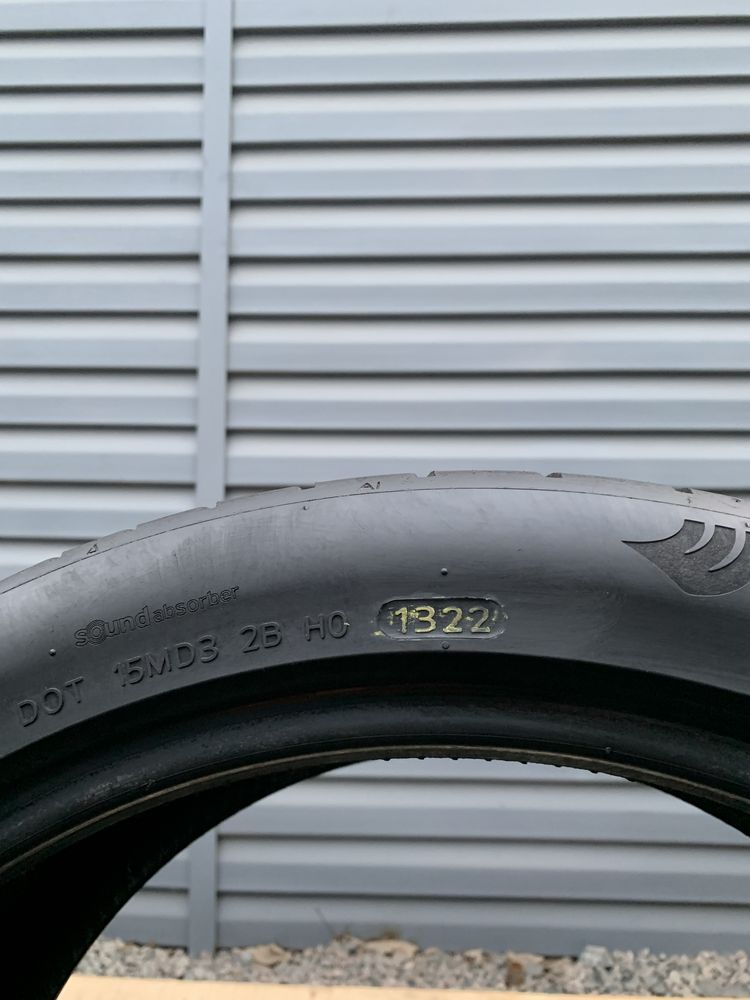 Комплект літніх шин Hankook 235/40 R19 Ventus S1 Evo 3