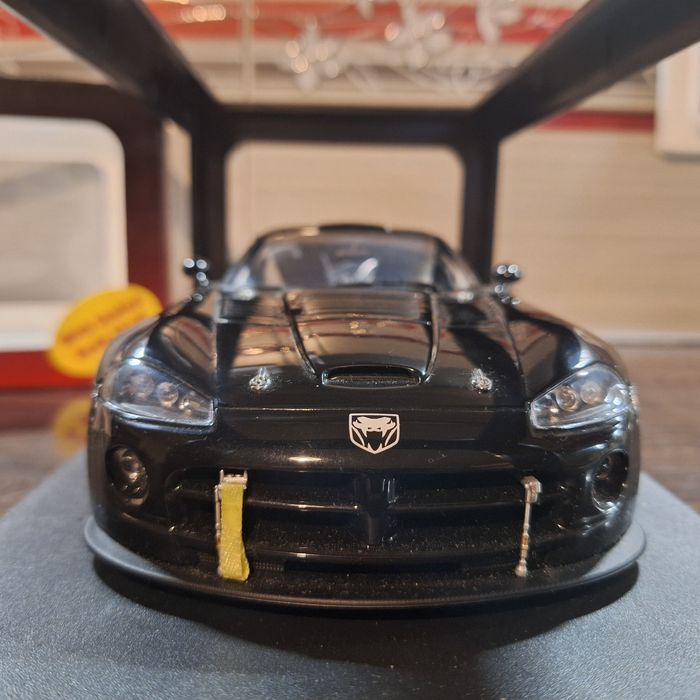 1:18 Auto Art Dodge Viper Competition car 2004