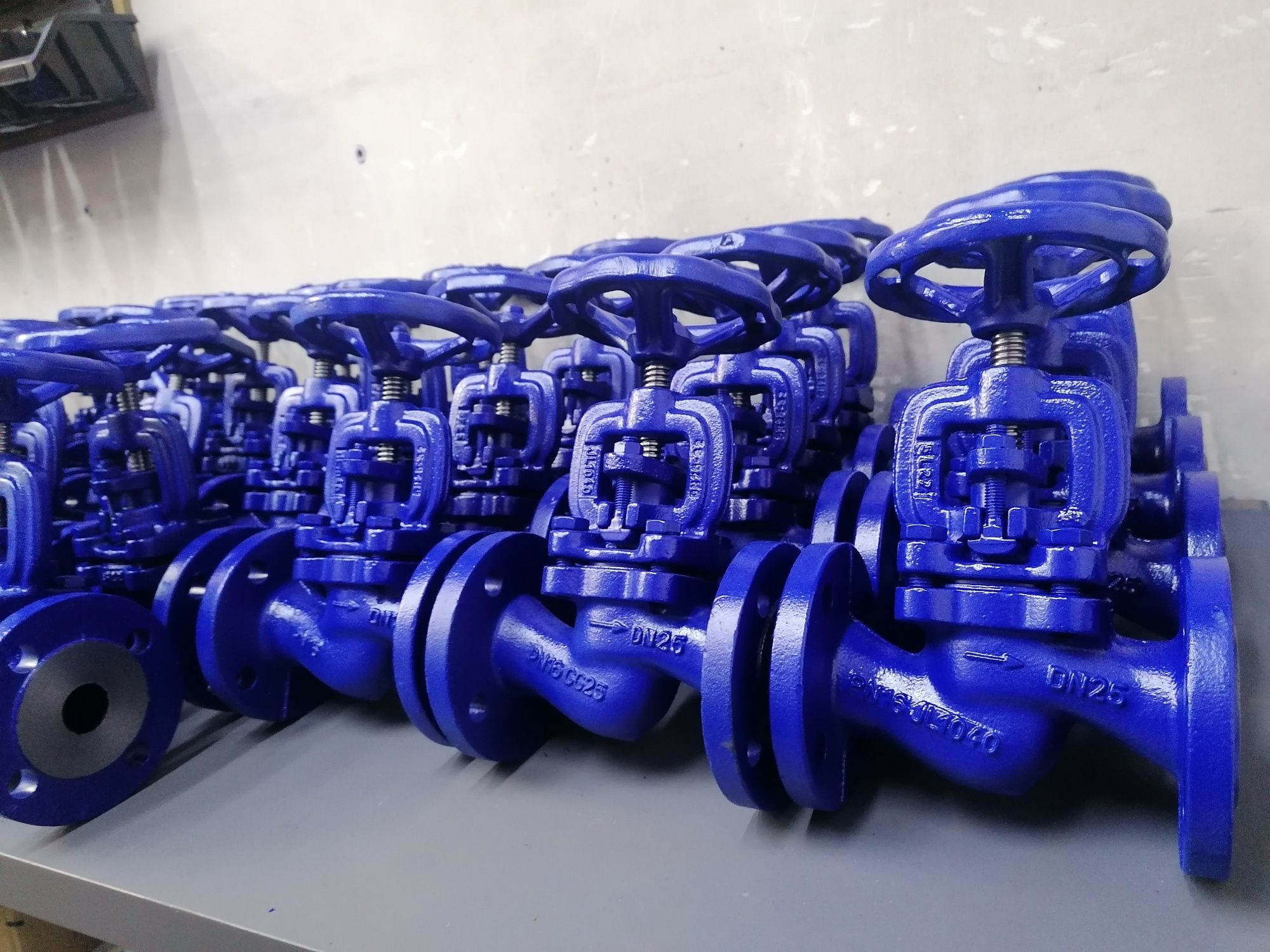 Zawór dławicowy FIG.215 Zetkama DN-25 PN-16 zawór zaporowy kołnierzowy