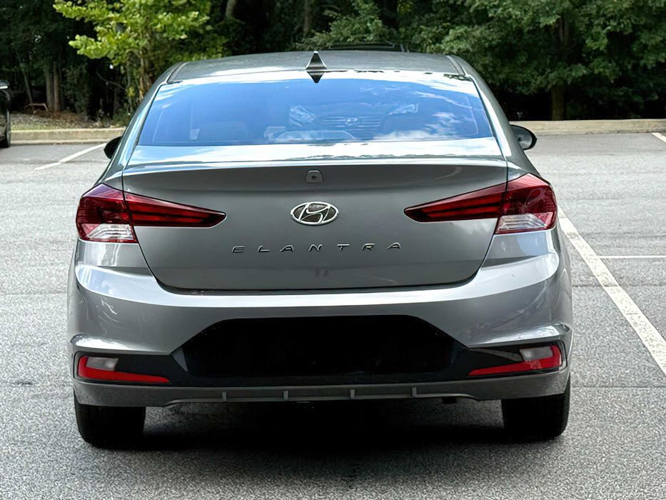 Hyundai Elantra Value Edition      2019