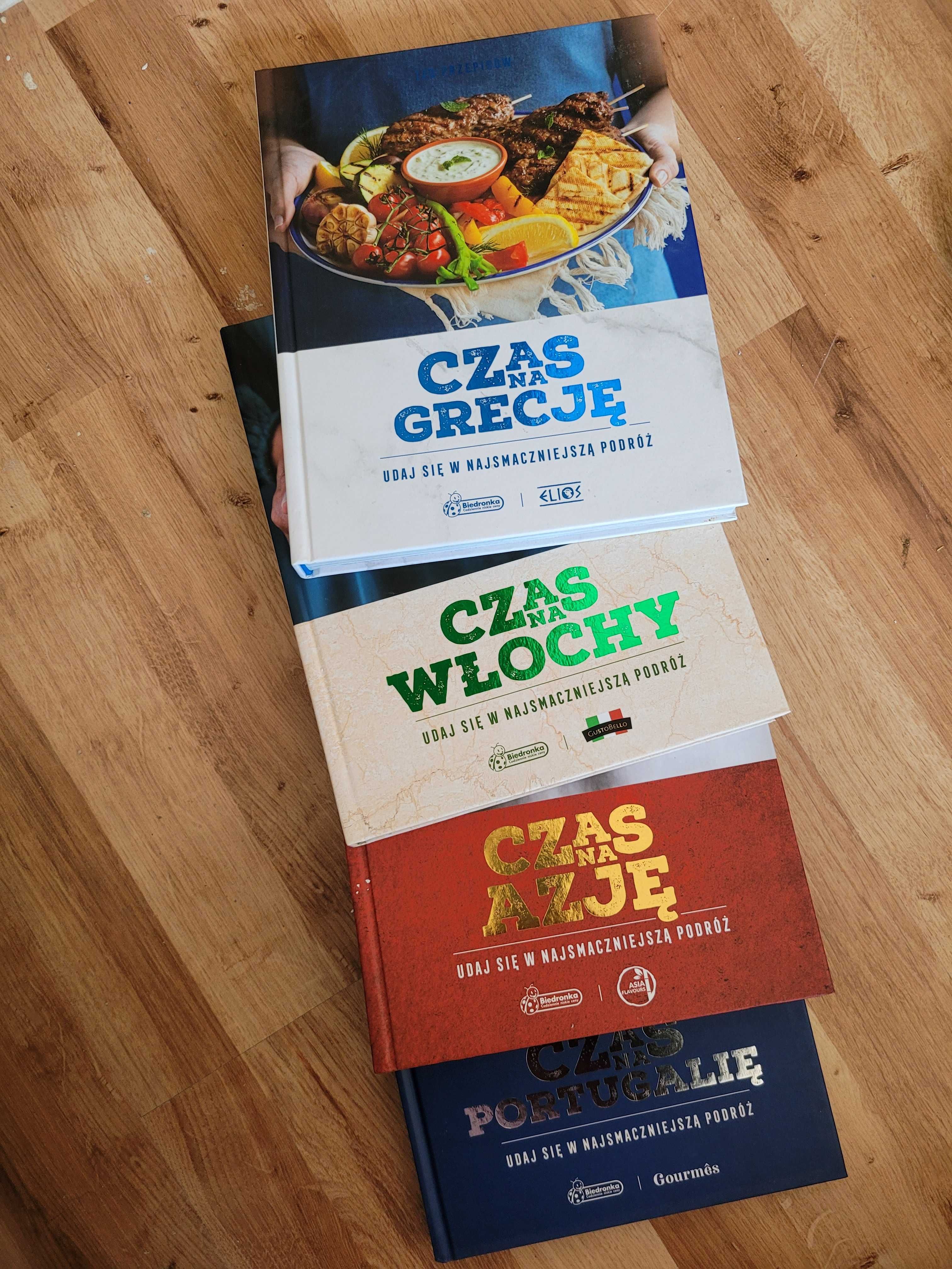 Zestaw czterech książek kucharskich Biedronka