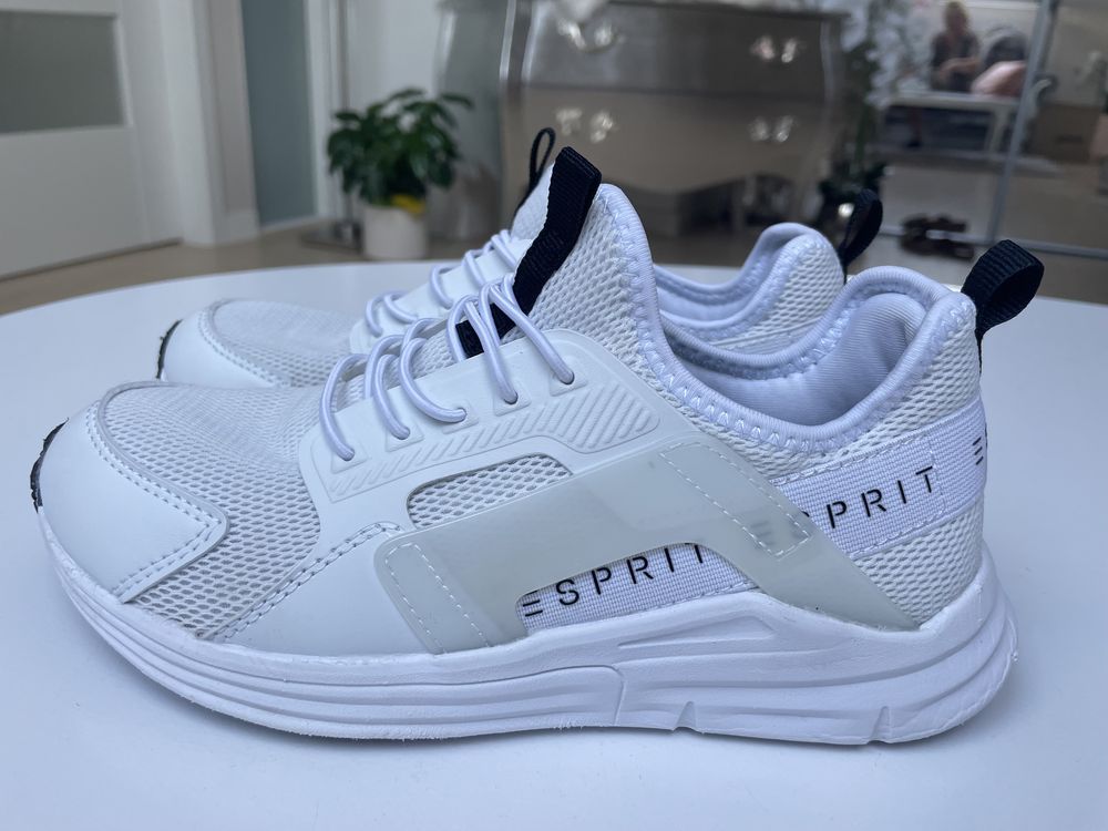 Białe sneakersy Esprit 35