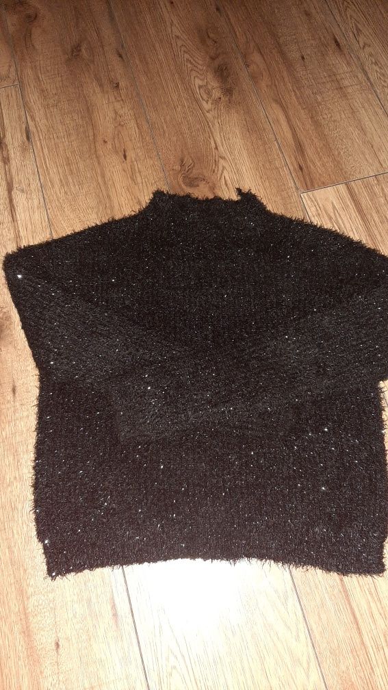 Puchaty mięciutki czarny sweter oversize z błyszczącą nitką S M L