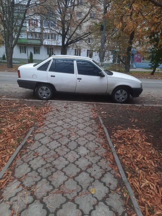 Продам Opel кадет 1990 год мотор 1.6 газ бензин