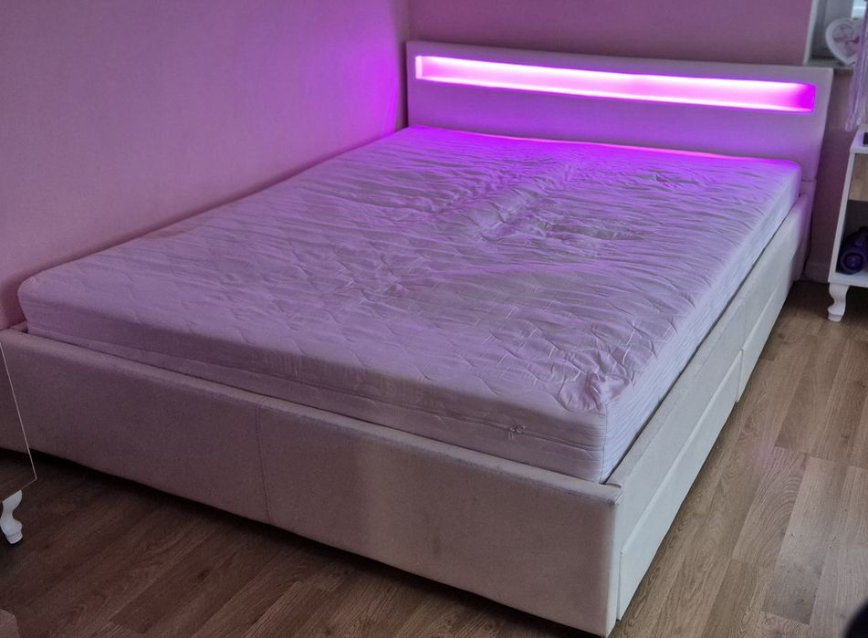 Łóżko sypialniane + materac 160x200