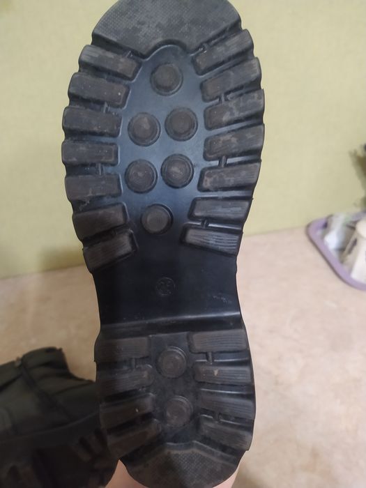 Чоботи жіночі, шкіряні з хутром