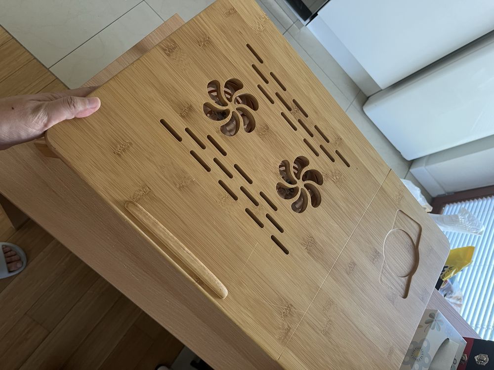 Stolik pod laptopa do łozka regulowany drewniany