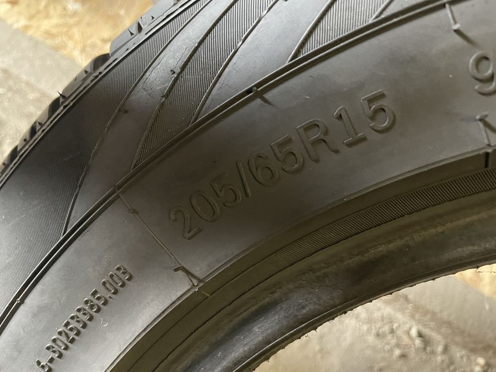 666 205 65 R15 пара летних шин Premiorri