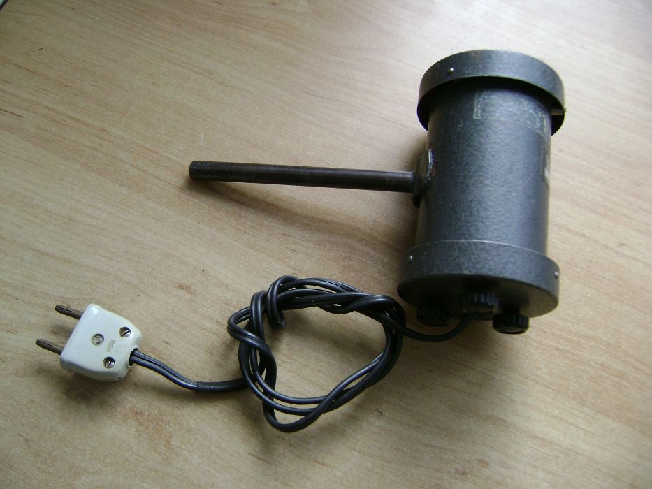Starocie z PRL Lampa kolekcjonerska niemiecka od rzutnika