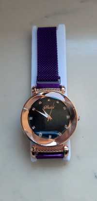 Piękny zegarek damski fioletowy