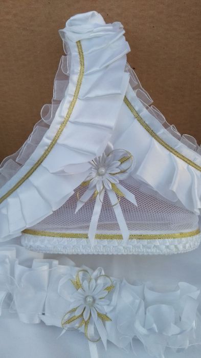 Корзинка для шампанского на свадьбуна липучке.