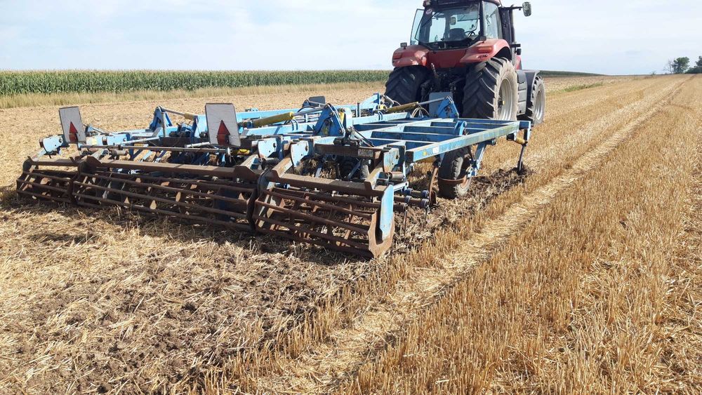 Case IH Magnum 315 New Holland T8