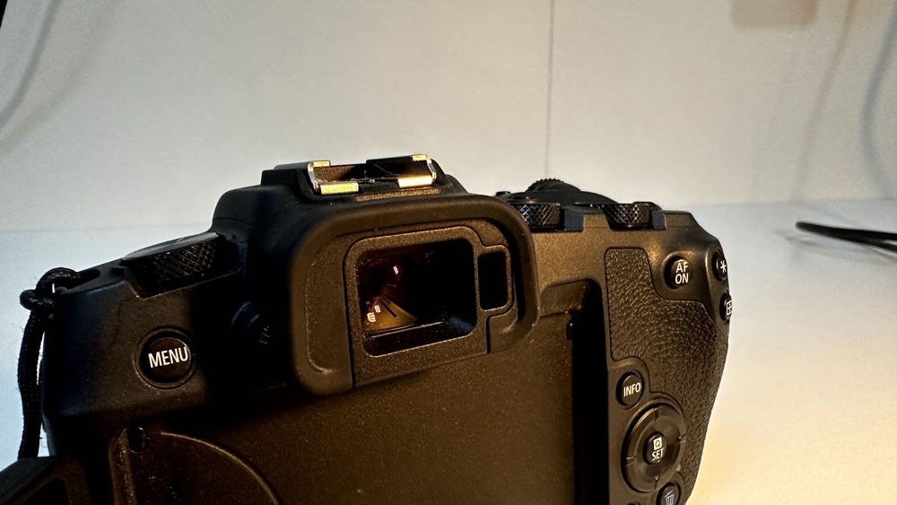 Canon EOS RP + Adaptador RF - EF + SIGMA 70-200mm F2.8 DG OS HSM EF