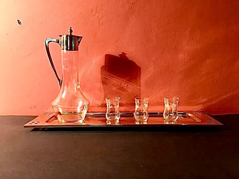 ART DECO - início do século XX - bandeja - ânfora - 3 copos