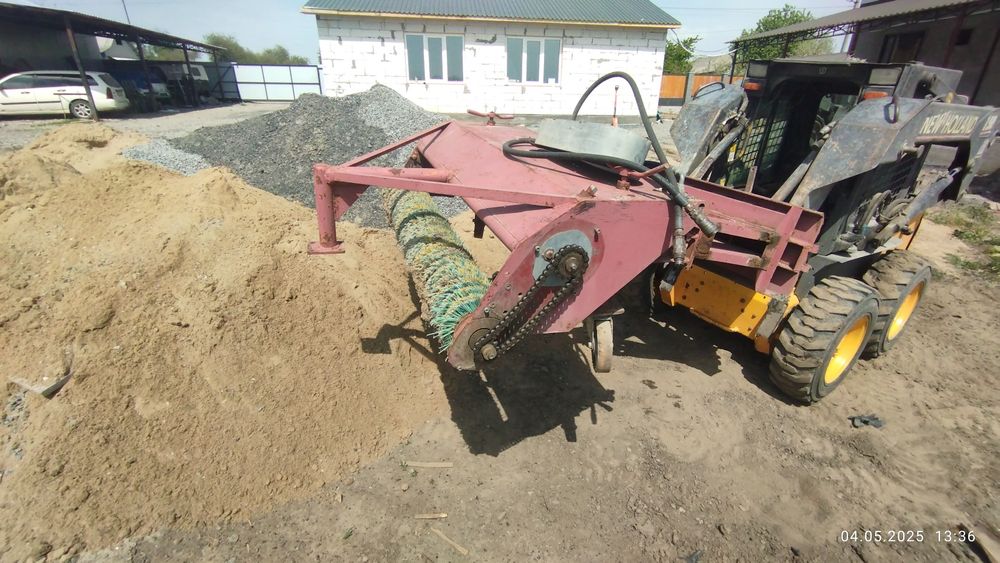 Навісне обладнання для навантажувача