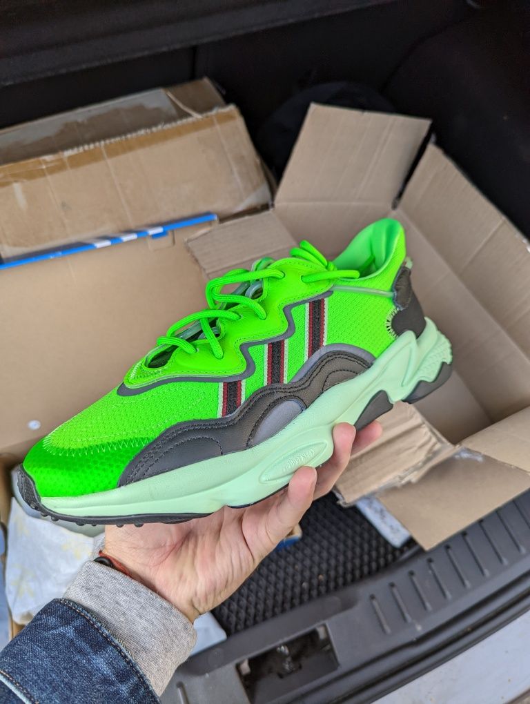 Кросівки Adidas Ozweego neon green 43 оригінал рефлектив