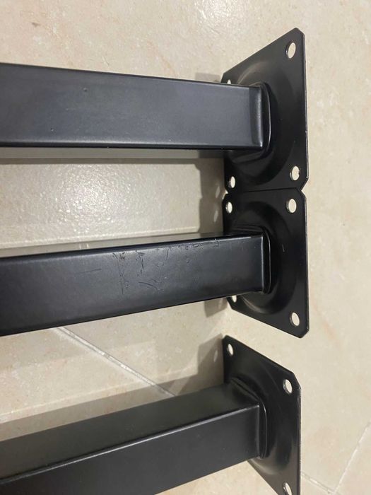 Pés de mesa/secretária Leroy Merlim