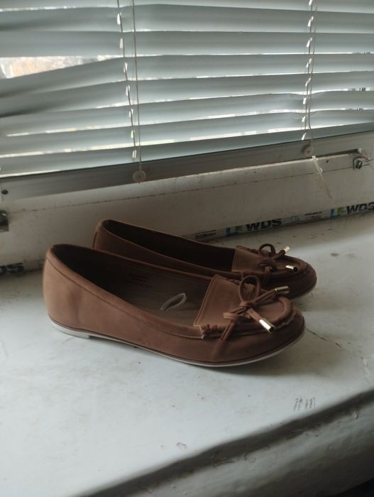 Продам дёшево детские туфли