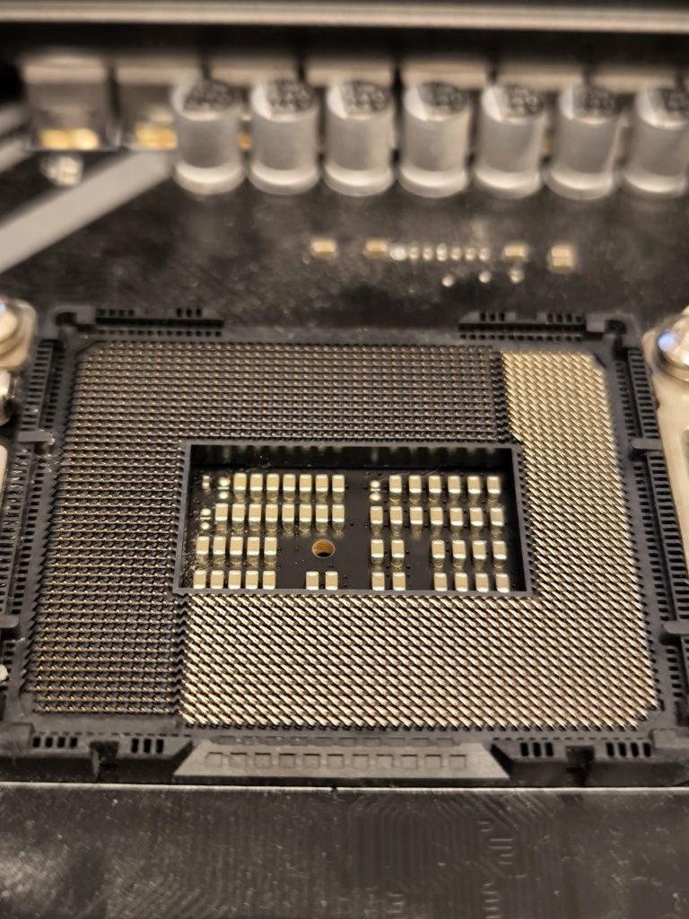 MSI MPG Z690 Edge WiFi DDR4