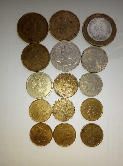 Продам монеты рубли желательно одним лотом