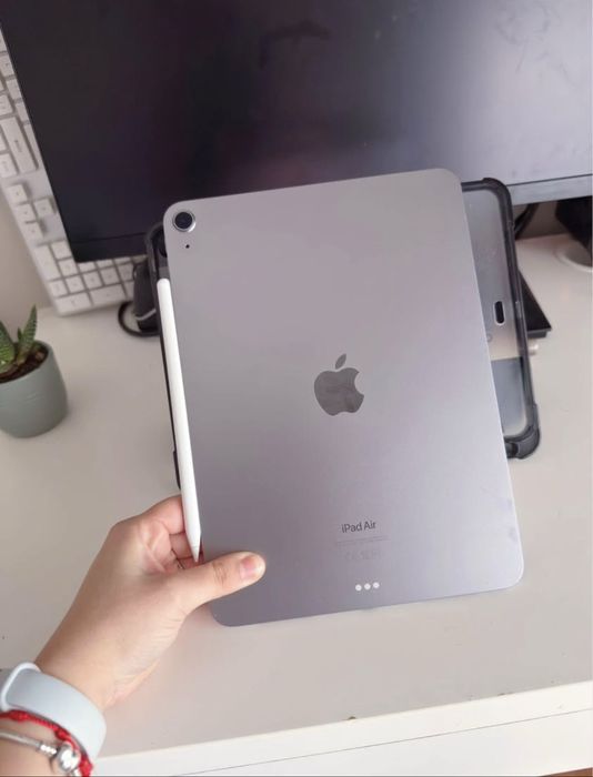 Ipad Air M2 11” (256GB) + Apple Pencil pro + acessórios (garantia)