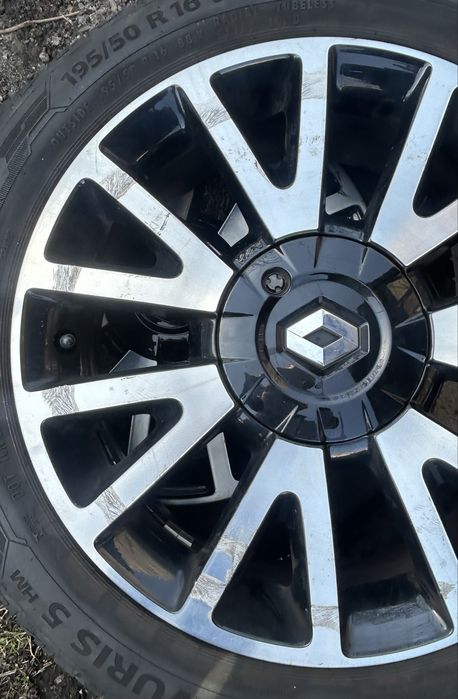 Oryginalne kola Renault Clio z oponami letnimi 195/50 R16
