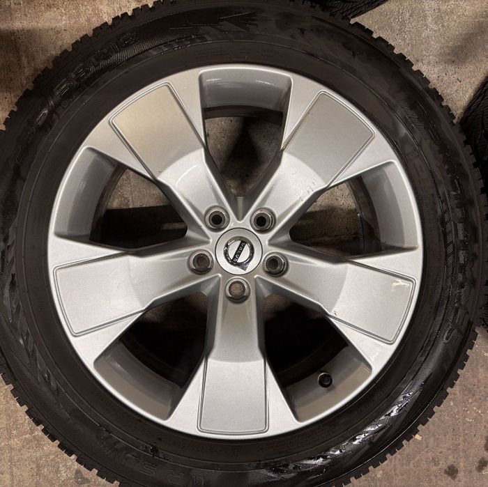KOŁA 18 felgi Volvo XC 40 5x108 opony zimowe Nokian 4x 235/55R18