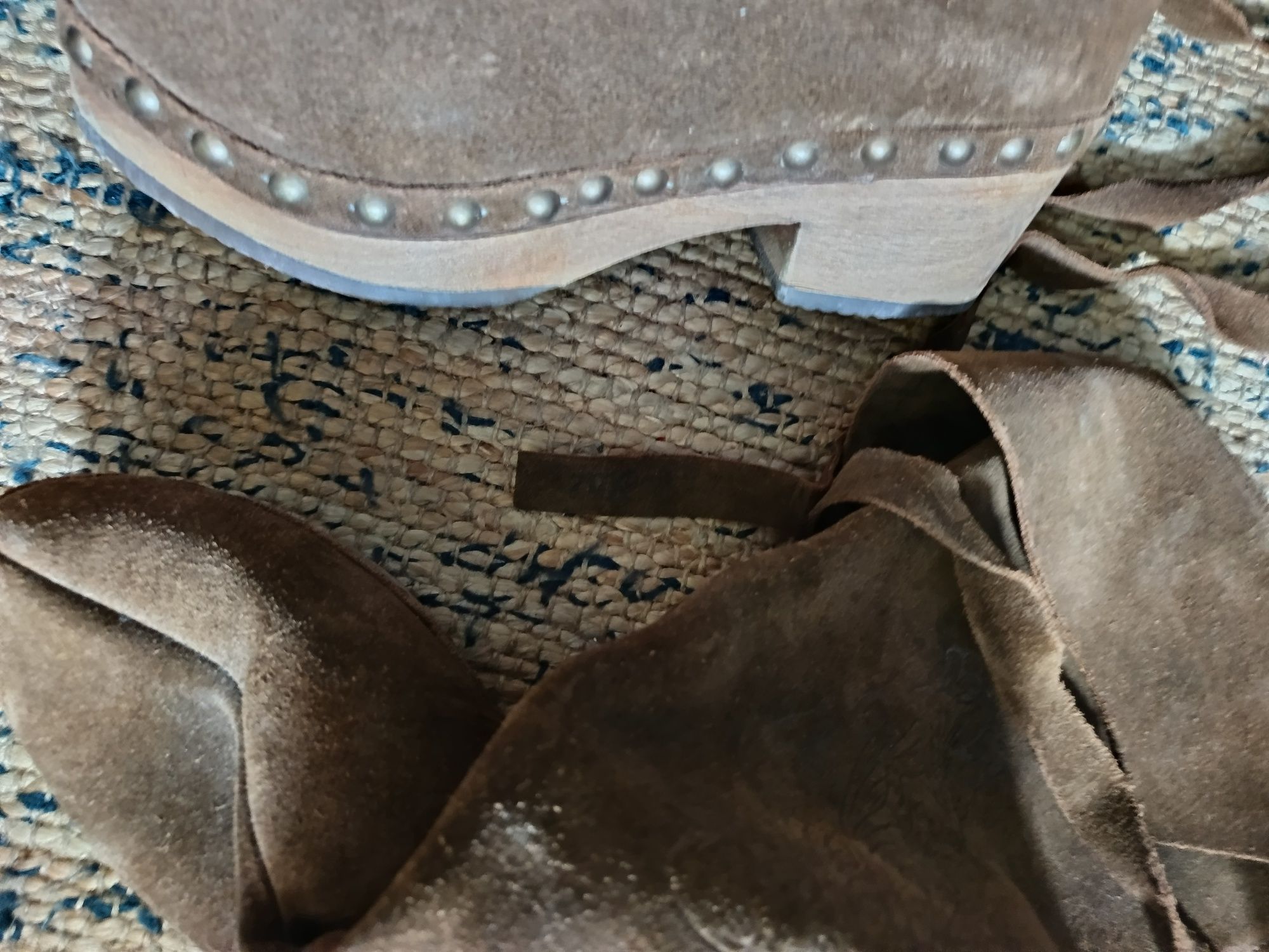Botas em pele 38