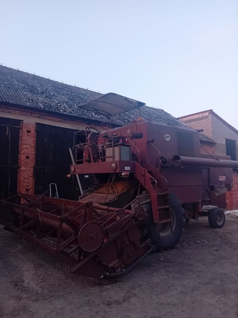Kombajn bizon Z056