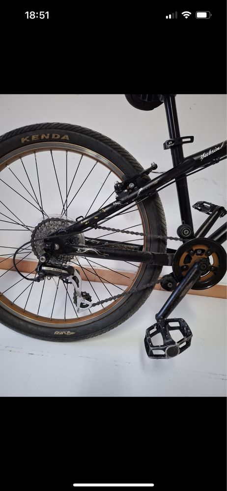 Bicicleta Dirt Jump B’twin Aro 24 – Robusta e Pronta para Manobras!