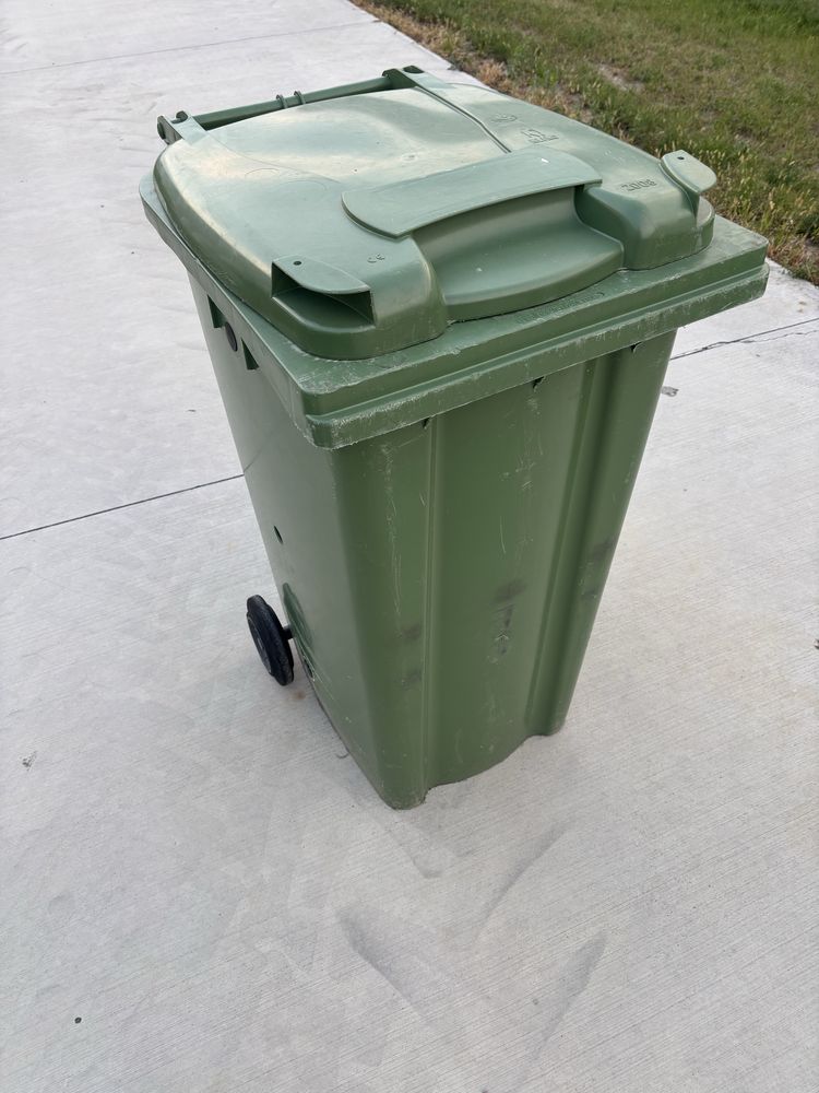 Kosz na smieci 240l