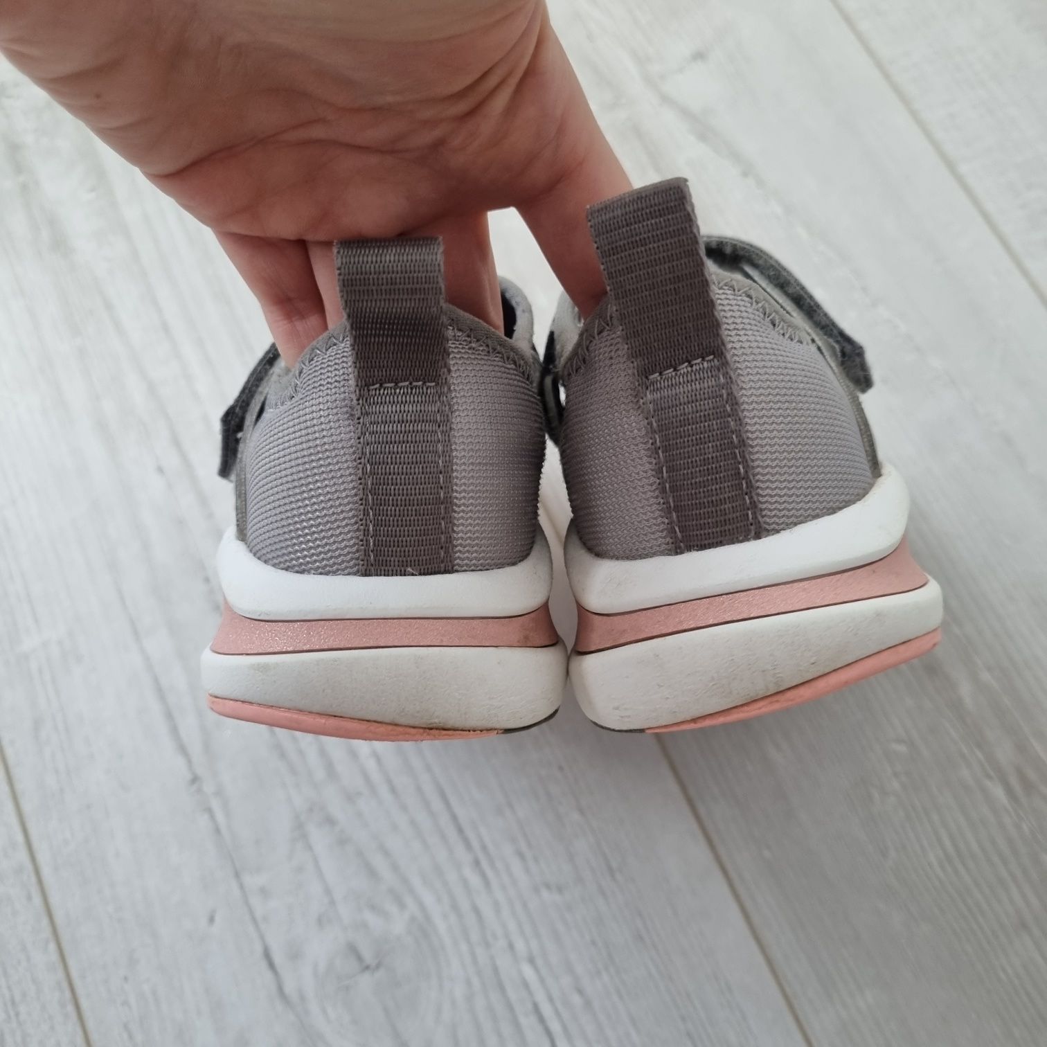Кросівки adidas, 29  розмір