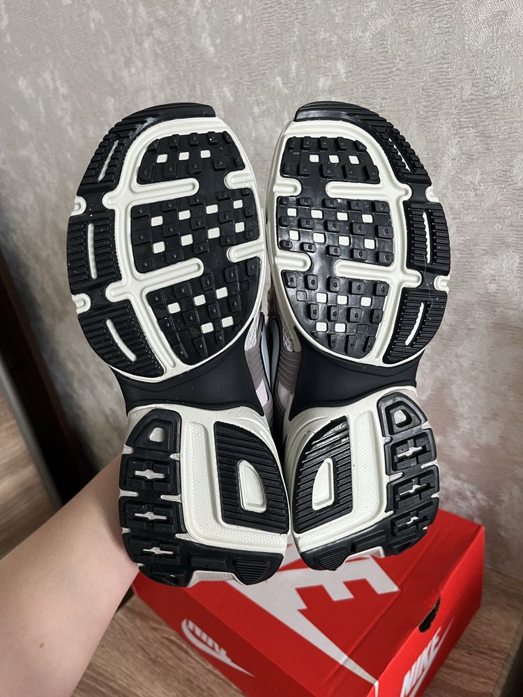Кросівки v2k run