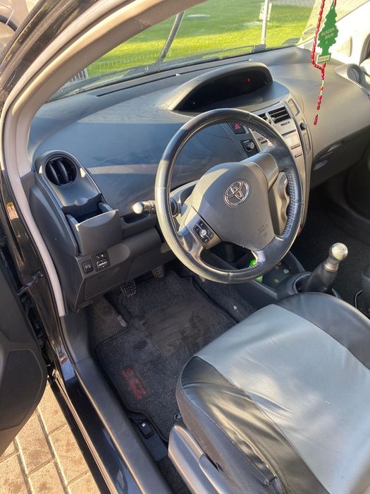 Toyota Yaris II, 1.0, benzyna