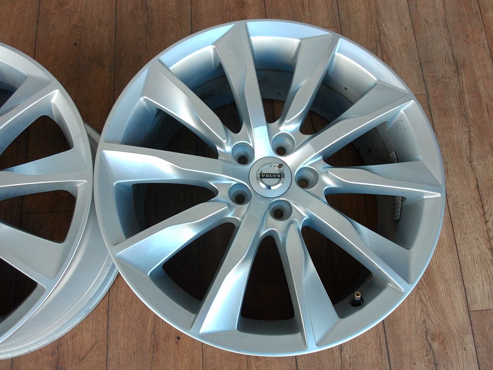 Felgi Volvo V60 S60 V70 S90 V90 XC60 18 5x108 ET 42 ładne 2szt
