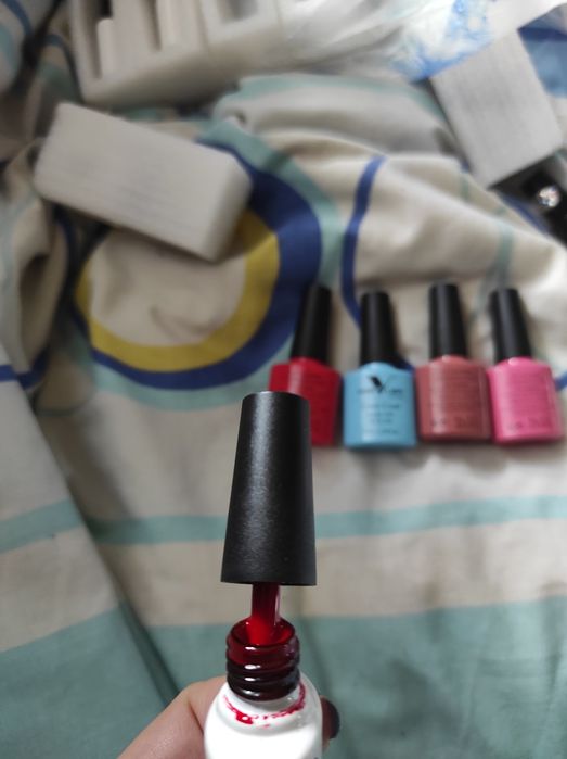 Лак для педикюра и маникюра