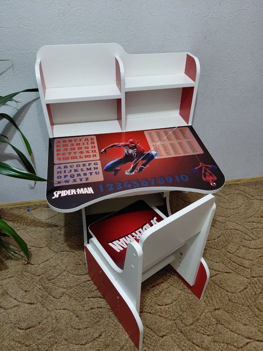 Столик дитячий.Спайдер Мен