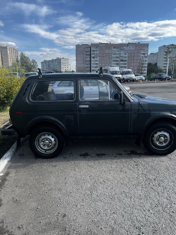 Продам ВАЗ 2121 на полном ходу.