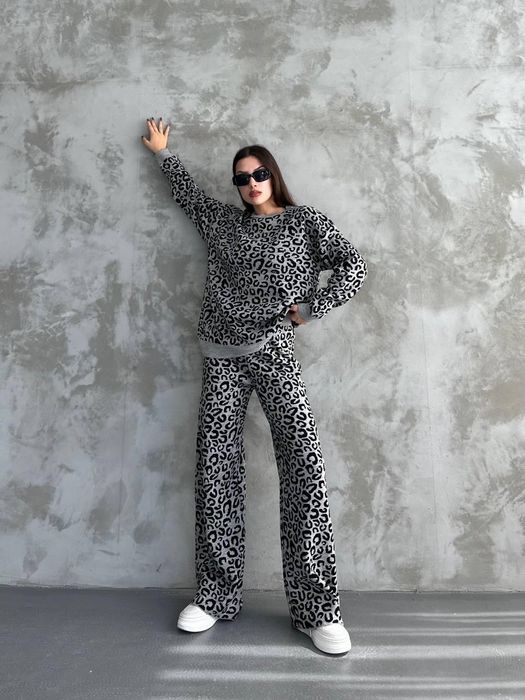 Бомбезний трикотажний костюм