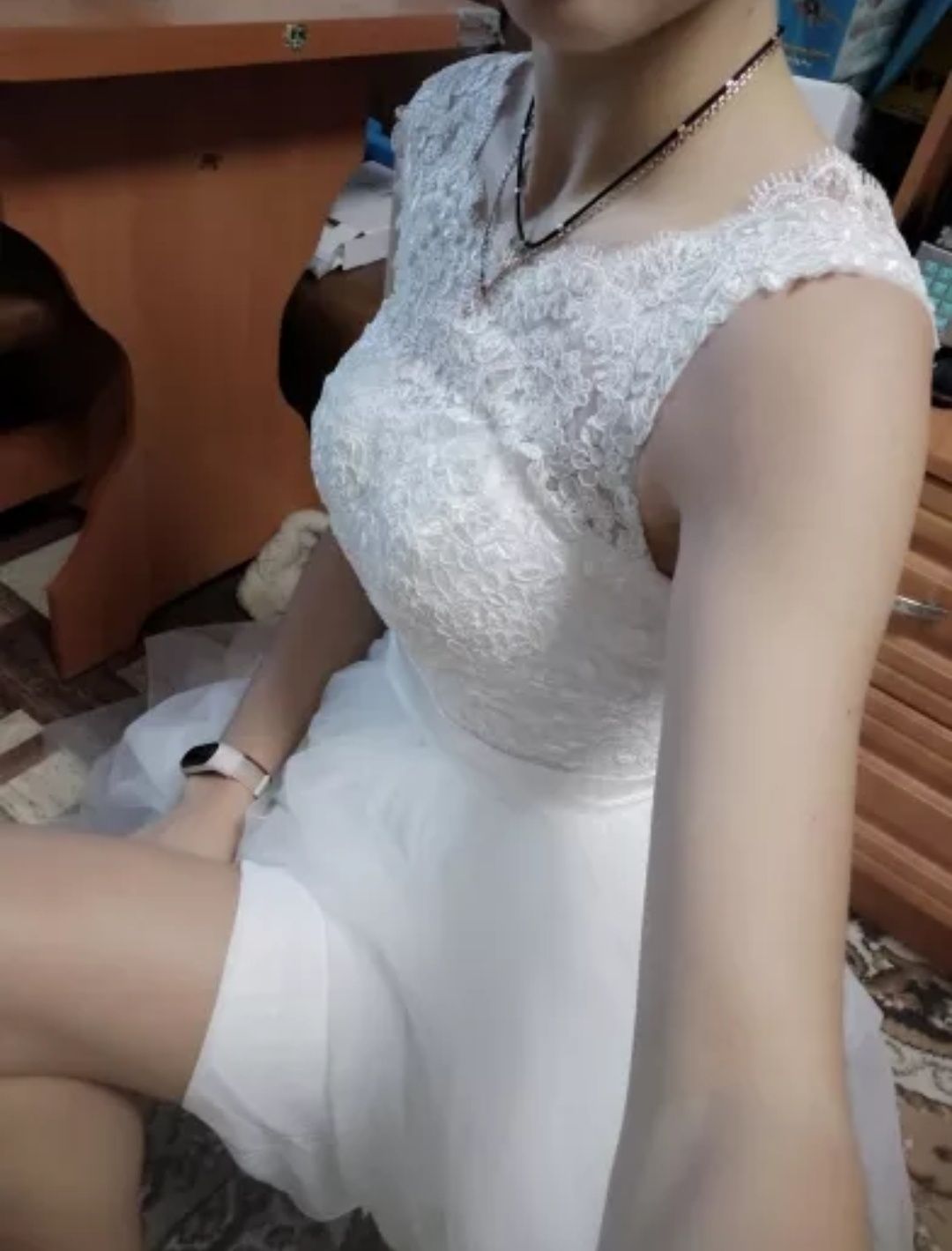 Шикарна весільна сукня.