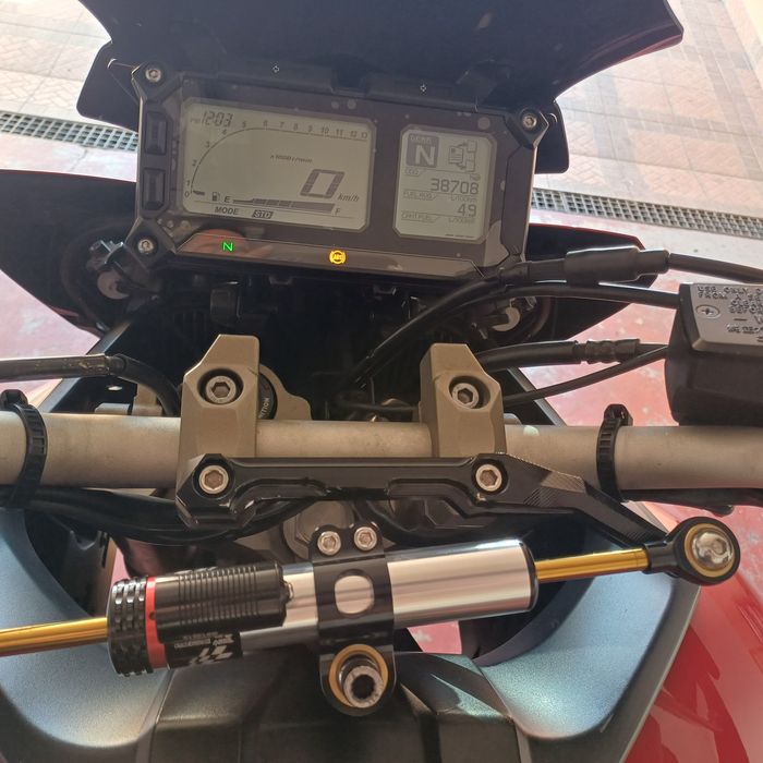 Yamaha tracer 900