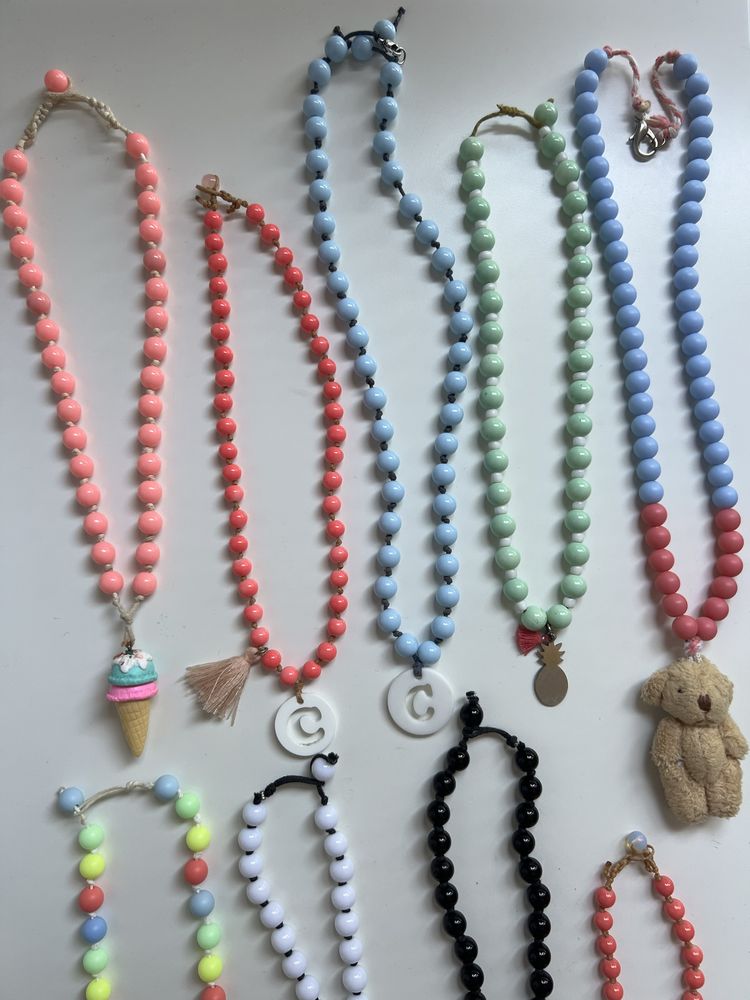 Fios e pulseiras menina