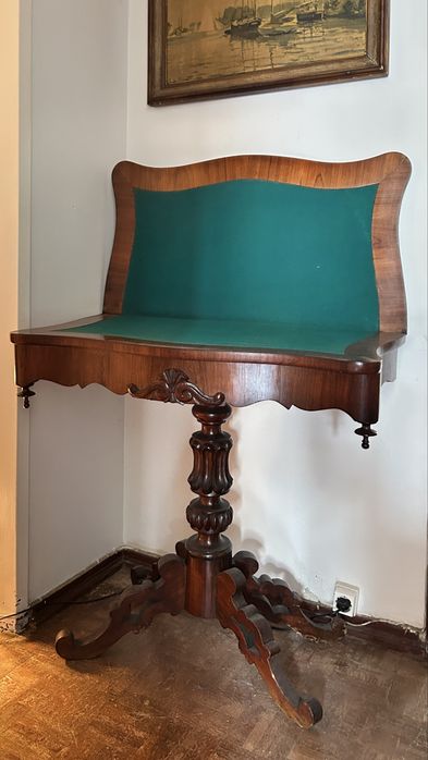 Móveis de familia em madeira antiga