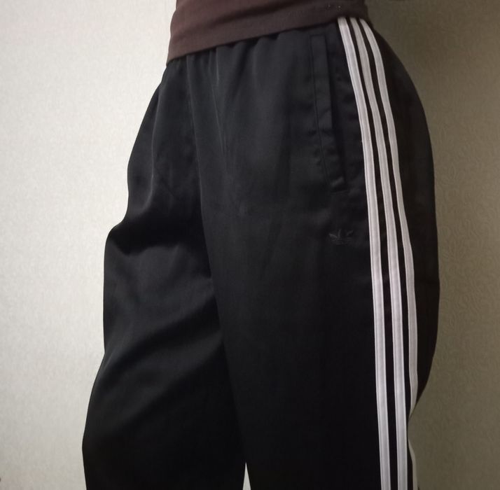 Оригинальные Спортивные Штаны ADIDAS. Черные с лампасами